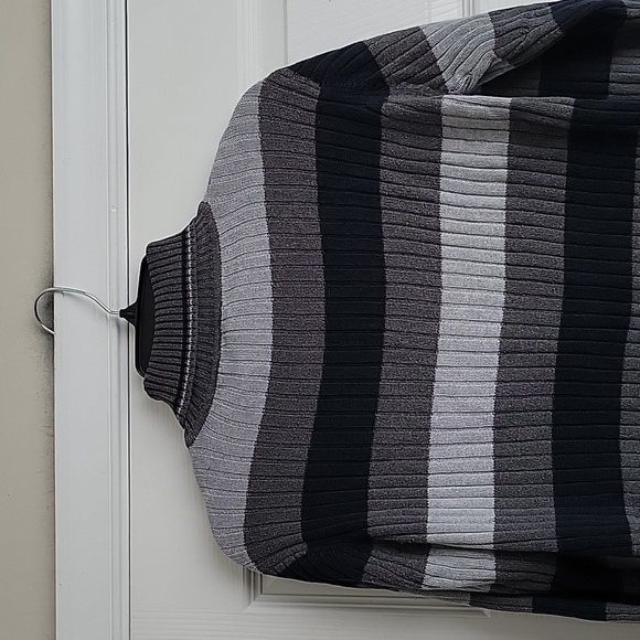 Crossroads Long Sleeve Top - Picture 7 of 10